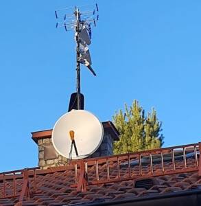 Usługa montażu anten LTE i 5g dla klienta miejscu bardzo zalesionym