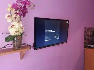 Montaż telewizorów – Image 2 tani montaż TV na ścianie
