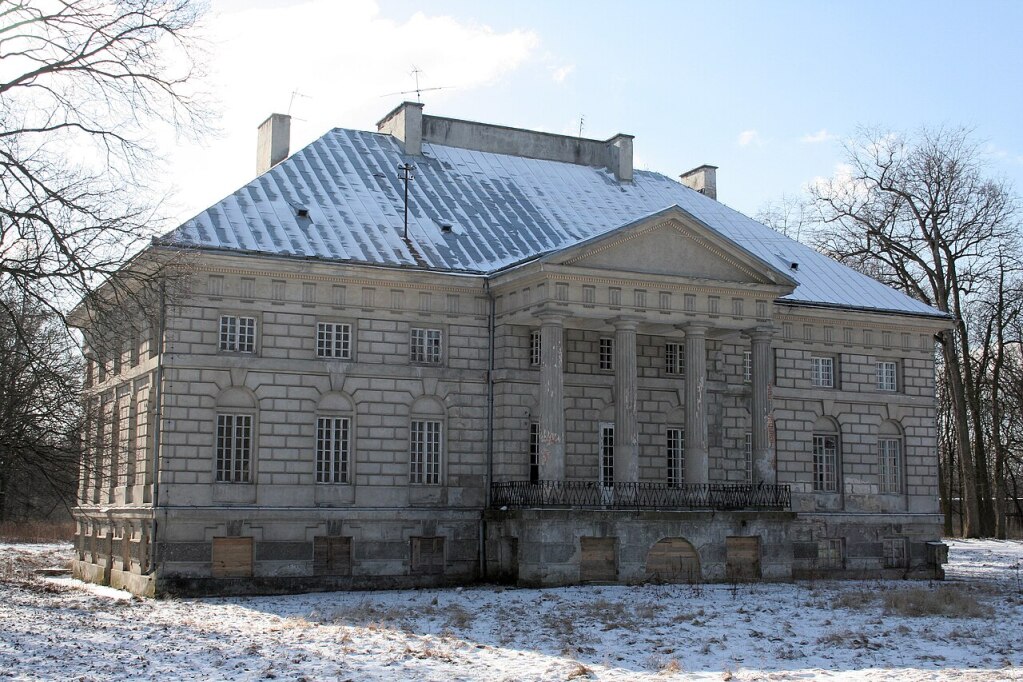 Montaż anten TV w Młochowie.