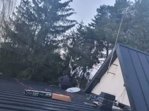 Instalacja telewizyjnych anten naziemnych – Image 2 Antena naziemna kierunkowa DVB-T zamontowana na maszcie