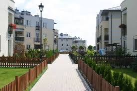 Instalacja anten satelitarnych i naziemnych w Parzniewie.